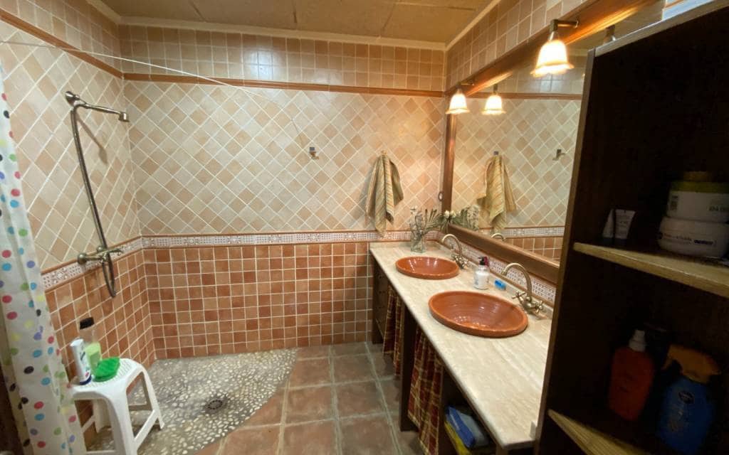 5 bedroom Villa for sale in Villena with pool garage - € 450,000 (Ref: 6919990)