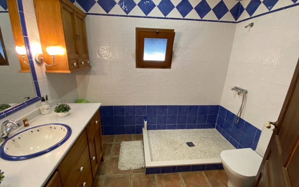 5 bedroom Villa for sale in Villena with pool garage - € 450,000 (Ref: 6919990)