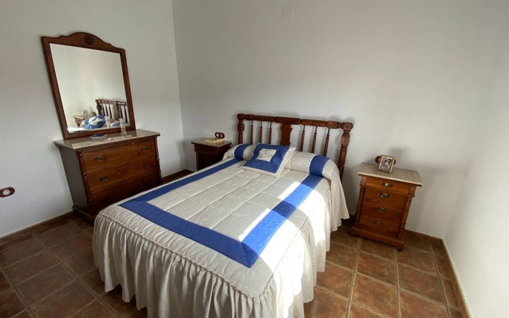 5 bedroom Villa for sale in Villena with pool garage - € 450,000 (Ref: 6919990)