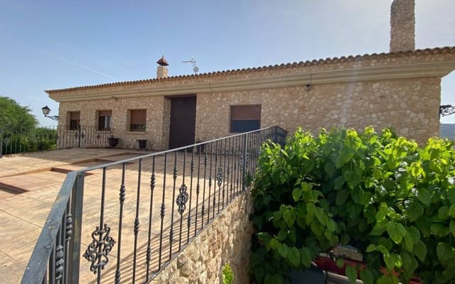 5 bedroom Villa for sale in Villena with pool garage - € 450,000 (Ref: 6919990)