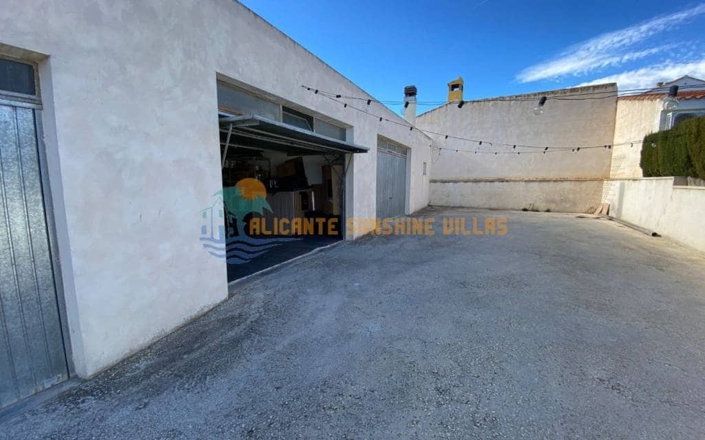 4 soveværelse Byhus til salg i Salinas med swimmingpool garage - € 190.000 (Ref: 7407271)