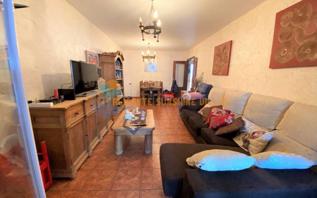 4 soveværelse Byhus til salg i Salinas med swimmingpool garage - € 190.000 (Ref: 7407271)