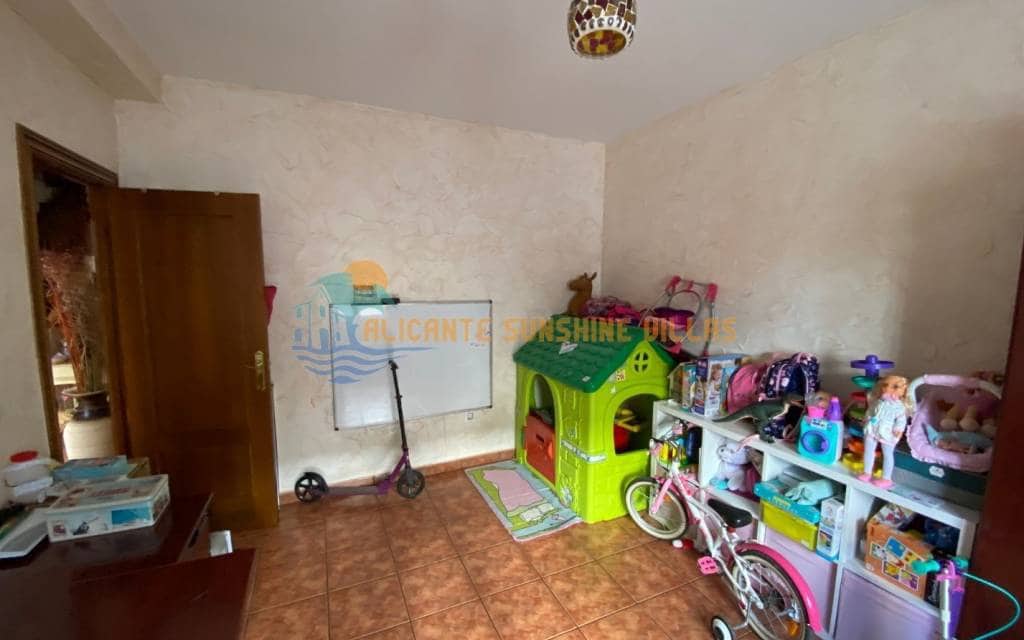 4 soveværelse Byhus til salg i Salinas med swimmingpool garage - € 190.000 (Ref: 7407271)