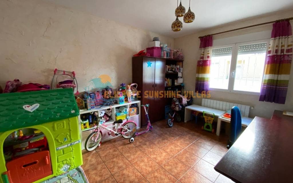 4 soveværelse Byhus til salg i Salinas med swimmingpool garage - € 190.000 (Ref: 7407271)