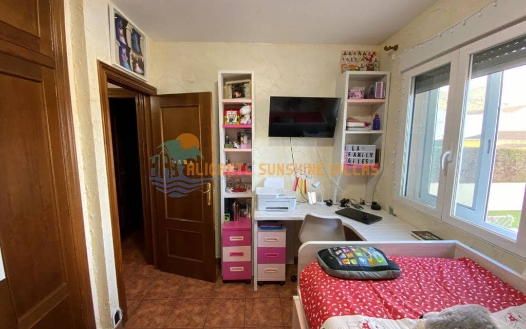 4 soveværelse Byhus til salg i Salinas med swimmingpool garage - € 190.000 (Ref: 7407271)