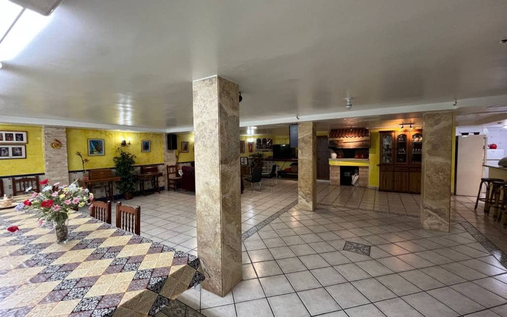 4 sovrum Hus till salu i Sax med pool garage - 415 000 € (Ref: 7414487)