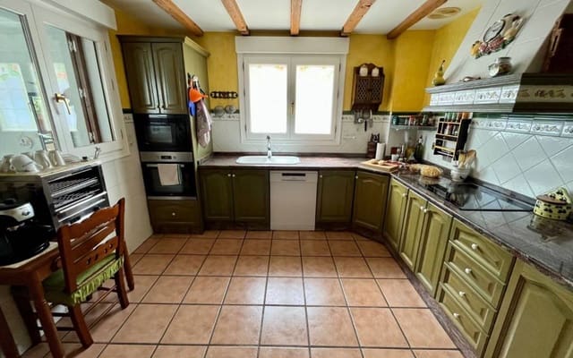 4 bedroom Townhouse for sale in Sax with pool garage - € 415,000 (Ref: 7414487)