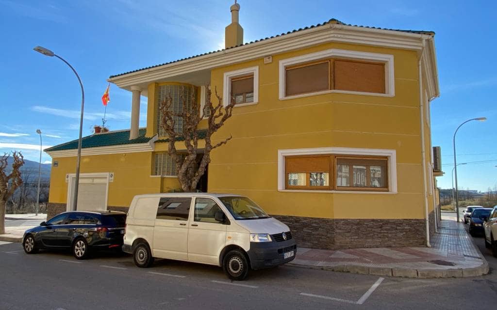 4 sovrum Hus till salu i Sax med pool garage - 415 000 € (Ref: 7414487)