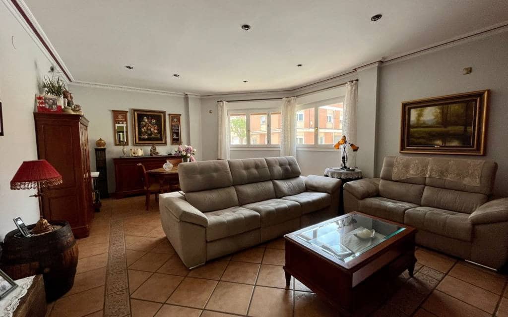 4 sovrum Hus till salu i Sax med pool garage - 415 000 € (Ref: 7414487)