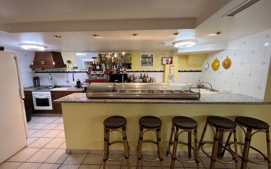 4 sovrum Hus till salu i Sax med pool garage - 415 000 € (Ref: 7414487)