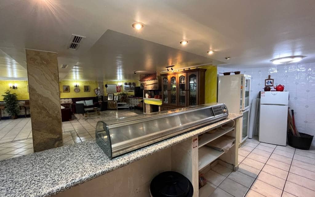 4 sovrum Hus till salu i Sax med pool garage - 415 000 € (Ref: 7414487)