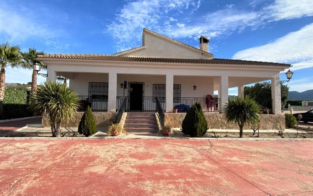 4 makuuhuone Maalaistalo myytävänä paikassa Sax mukana uima-altaan - 345 000 € (Ref: 7565355)