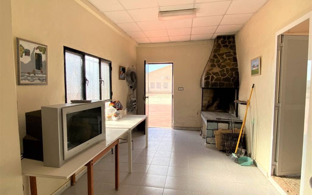 4 makuuhuone Maalaistalo myytävänä paikassa Sax mukana uima-altaan - 345 000 € (Ref: 7565355)