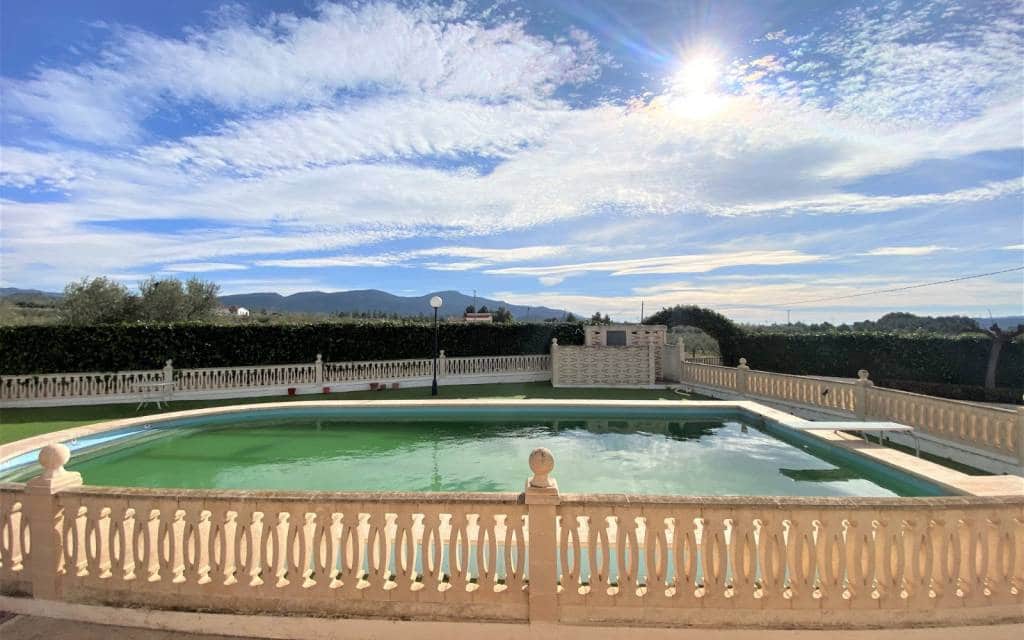 4 makuuhuone Maalaistalo myytävänä paikassa Sax mukana uima-altaan - 345 000 € (Ref: 7565355)