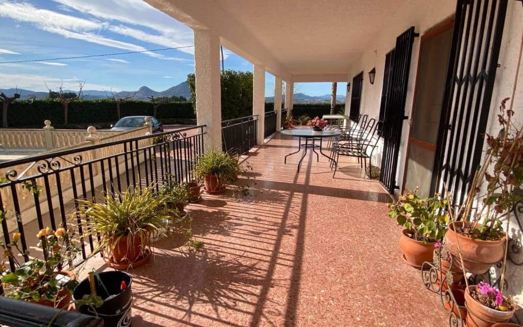 4 makuuhuone Maalaistalo myytävänä paikassa Sax mukana uima-altaan - 345 000 € (Ref: 7565355)