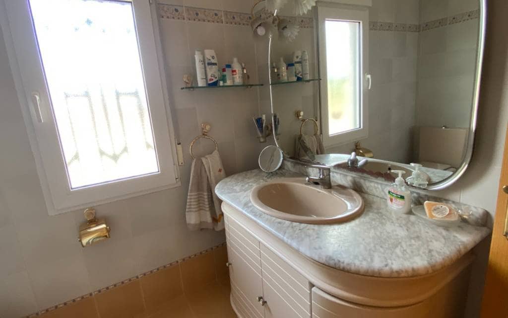 4 makuuhuone Maalaistalo myytävänä paikassa Sax mukana uima-altaan - 345 000 € (Ref: 7565355)