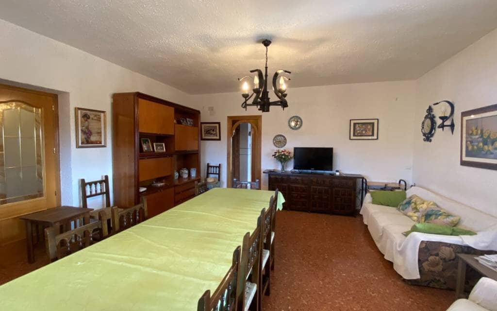 4 sypialnia Finka/Dom wiejski na sprzedaż w Sax z basenem garażem - 345 000 € (Ref: 7565355)