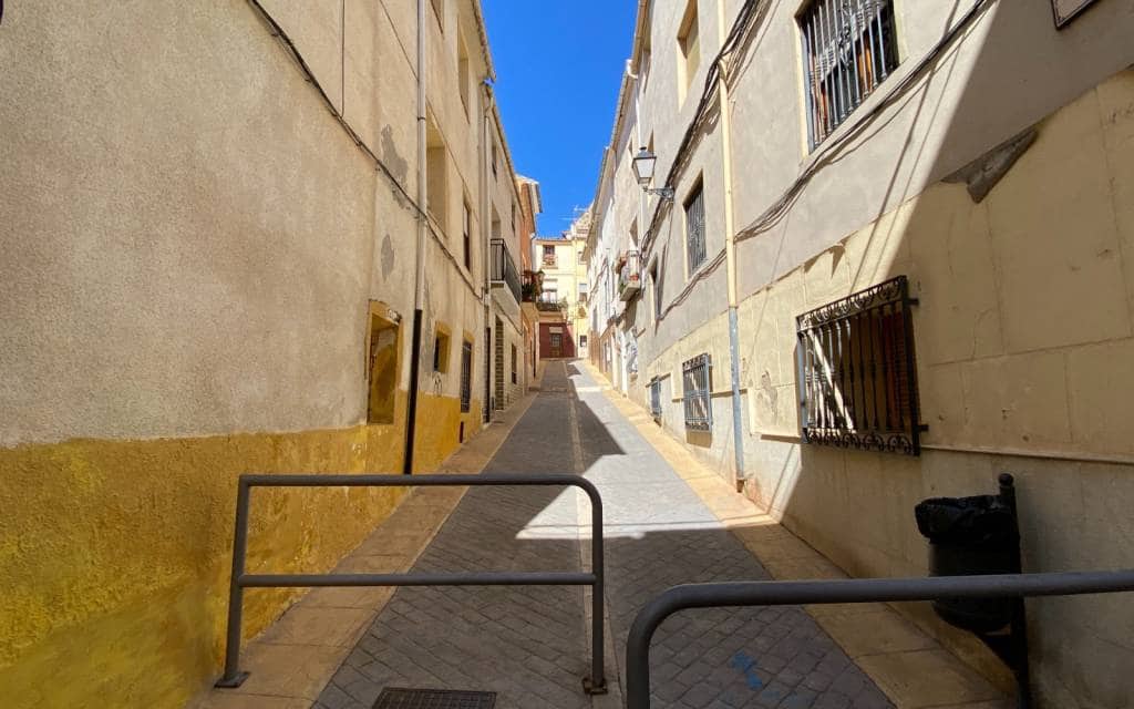 Maison de Ville de 3 chambres à louer à Castalla - 675 € (Ref: 7582564)