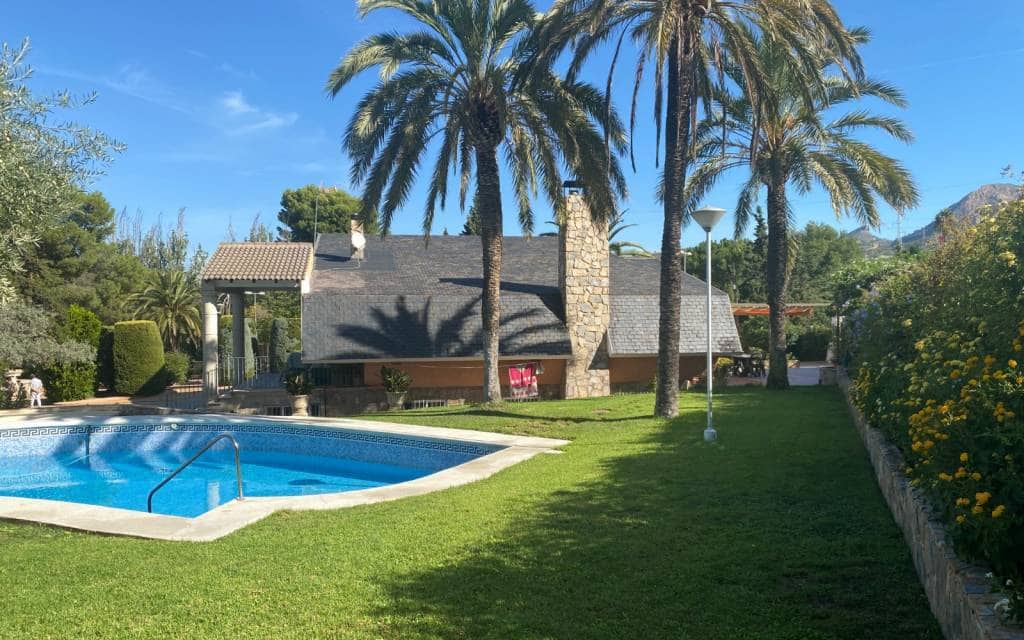 5 slaapkamer Villa te koop in Petrel / Petrer met zwembad - € 499.995 (Ref: 7875716)