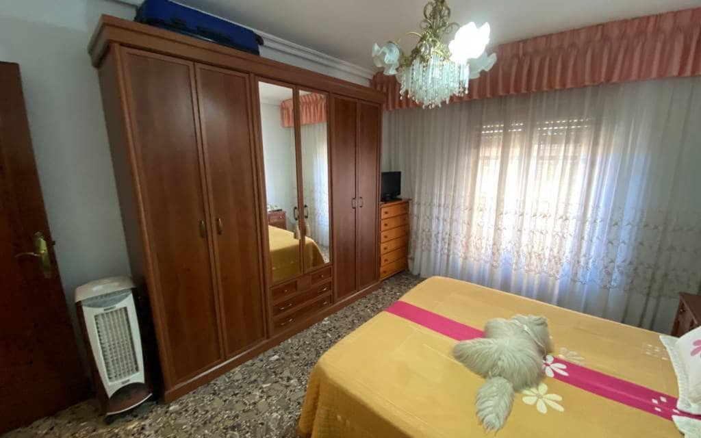 7 slaapkamer Appartement te koop in Sax - € 149.995 (Ref: 7882326)