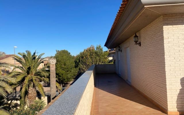 5 slaapkamer Villa te koop in Elda met zwembad garage - € 575.000 (Ref: 7995366)