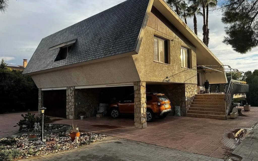 4 slaapkamer Villa te koop in Elda met zwembad garage - € 329.995 (Ref: 8183170)