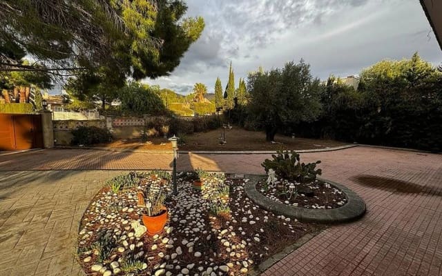 4 slaapkamer Villa te koop in Elda met zwembad garage - € 329.995 (Ref: 8183170)