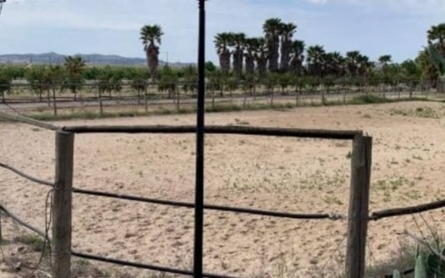 3 makuuhuone Huvila myytävänä paikassa Monforte del Cid mukana uima-altaan 
autotalli - 299 900 € (Ref: 8306059)