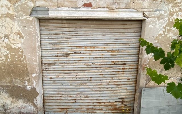 4 soveværelse Finca/Landehus til salg i Elda med garage - € 80.000 (Ref: 8314900)