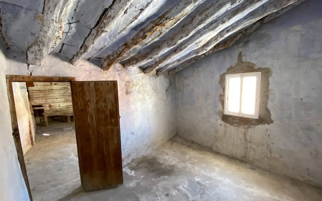 12 soverom Hus til salgs i Sax med svømmebasseng garasje - € 99 995 (Ref: 8404209)