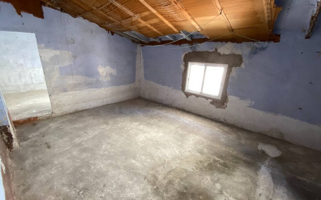 12 soverom Hus til salgs i Sax med svømmebasseng garasje - € 99 995 (Ref: 8404209)