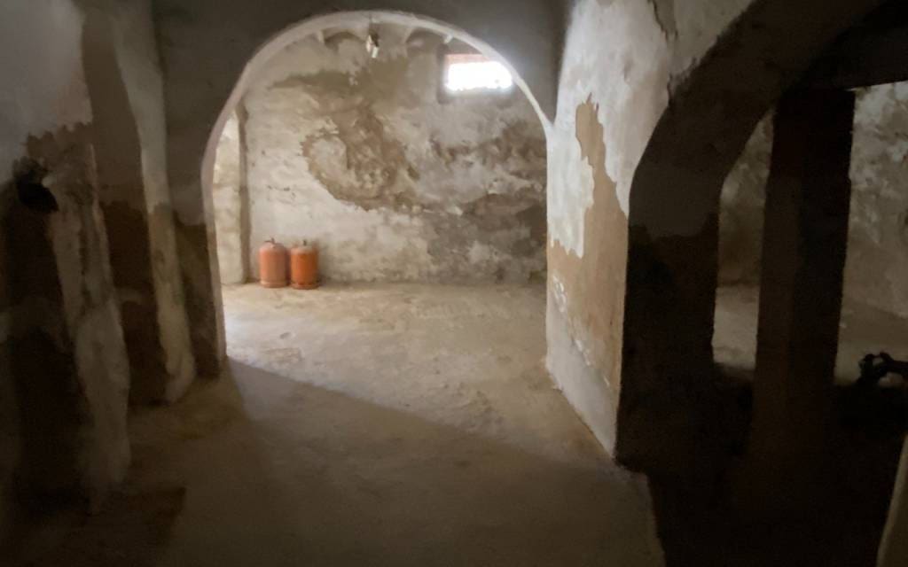 12 soverom Hus til salgs i Sax med svømmebasseng garasje - € 99 995 (Ref: 8404209)