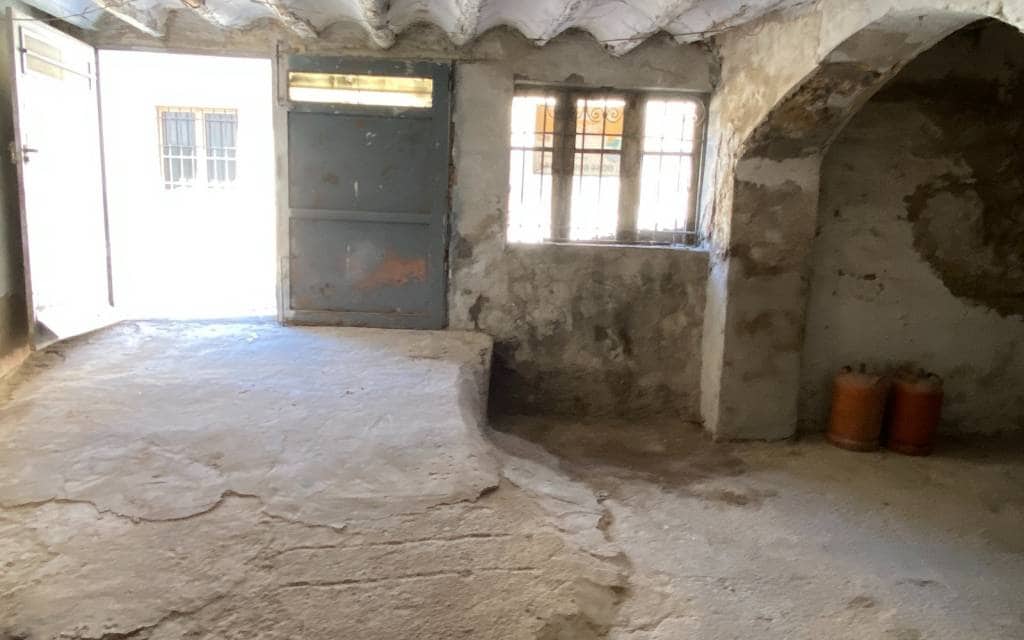 12 soverom Hus til salgs i Sax med svømmebasseng garasje - € 99 995 (Ref: 8404209)