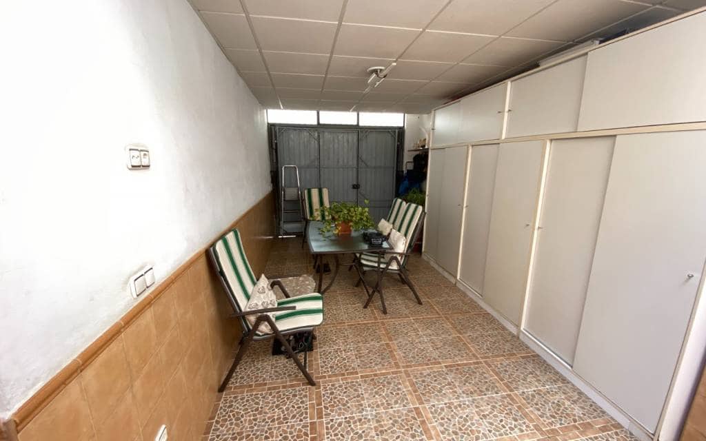 5 bedroom Townhouse for sale in Sax with garage - € 249,995 (Ref: 8505205)