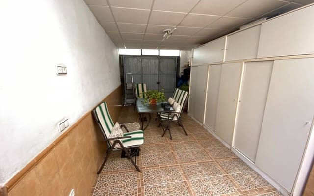 5 soveværelse Byhus til salg i Sax med garage - € 249.995 (Ref: 8505205)