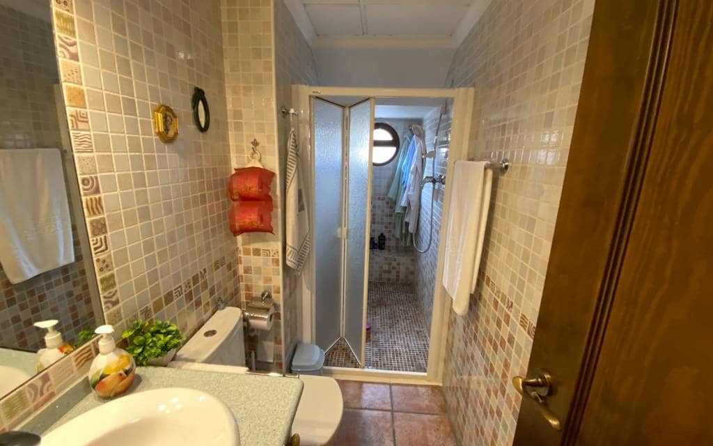 5 bedroom Townhouse for sale in Sax with garage - € 249,995 (Ref: 8505205)