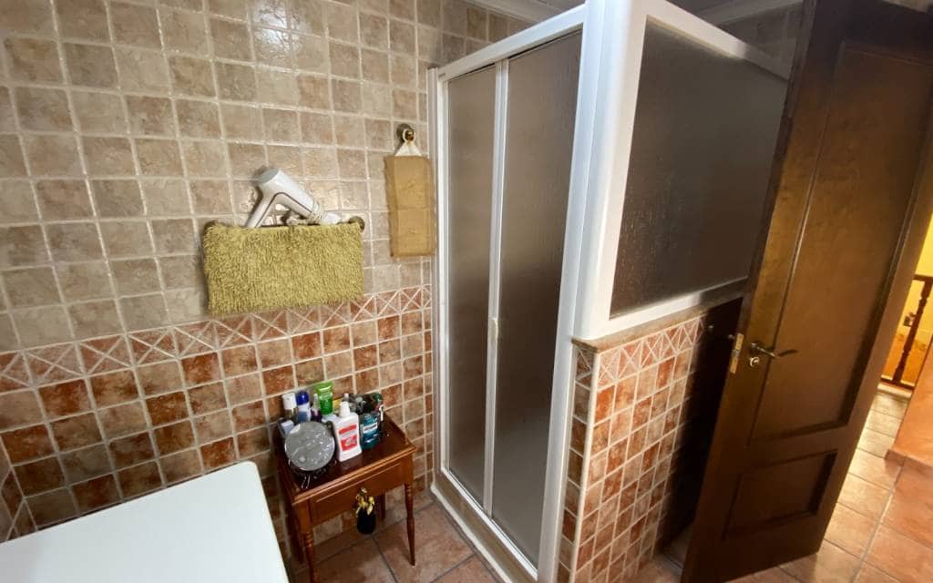 5 bedroom Townhouse for sale in Sax with garage - € 249,995 (Ref: 8505205)