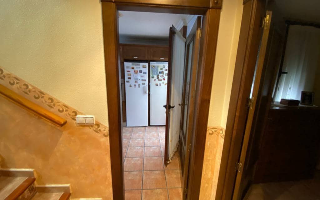 5 bedroom Townhouse for sale in Sax with garage - € 249,995 (Ref: 8505205)