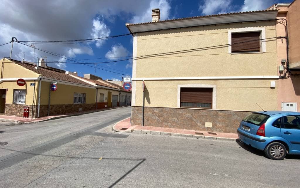 5 bedroom Townhouse for sale in Sax with garage - € 249,995 (Ref: 8505205)