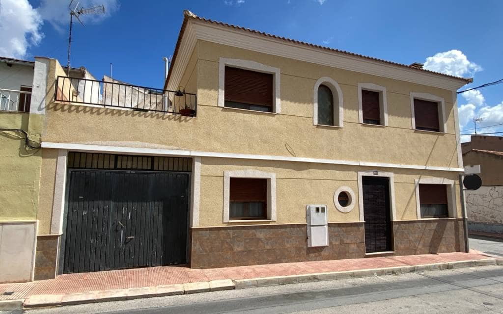 5 bedroom Townhouse for sale in Sax with garage - € 249,995 (Ref: 8505205)