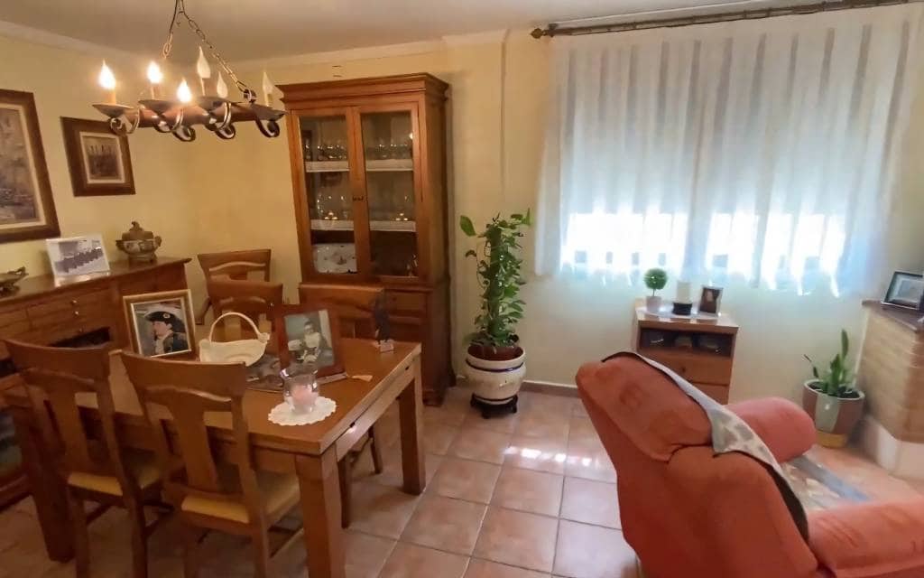 5 bedroom Townhouse for sale in Sax with garage - € 249,995 (Ref: 8505205)