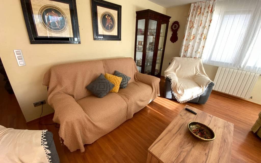 3 soverom Hus til salgs i Sax med svømmebasseng garasje - € 295 000 (Ref: 8589746)