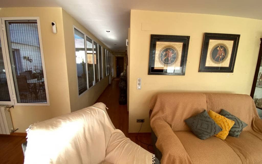 3 soverom Hus til salgs i Sax med svømmebasseng garasje - € 295 000 (Ref: 8589746)