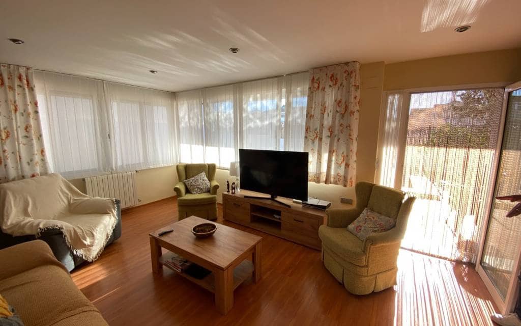 3 soverom Hus til salgs i Sax med svømmebasseng garasje - € 295 000 (Ref: 8589746)