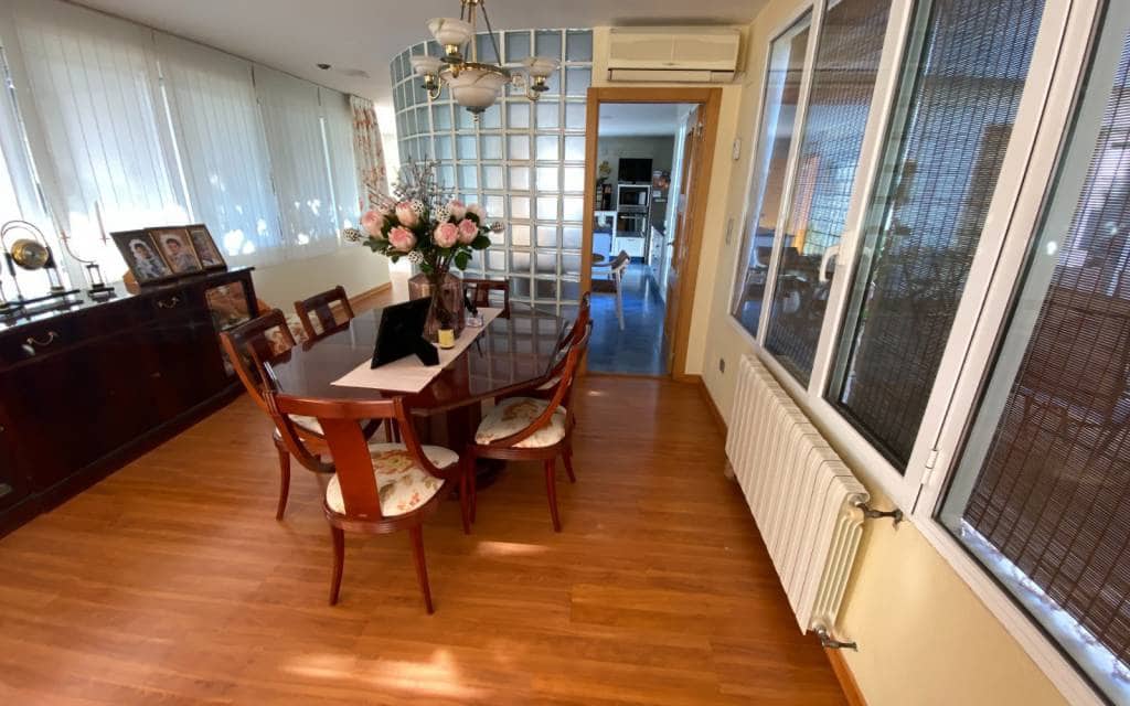 3 soverom Hus til salgs i Sax med svømmebasseng garasje - € 295 000 (Ref: 8589746)