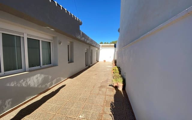 3 soverom Hus til salgs i Sax med svømmebasseng garasje - € 295 000 (Ref: 8589746)