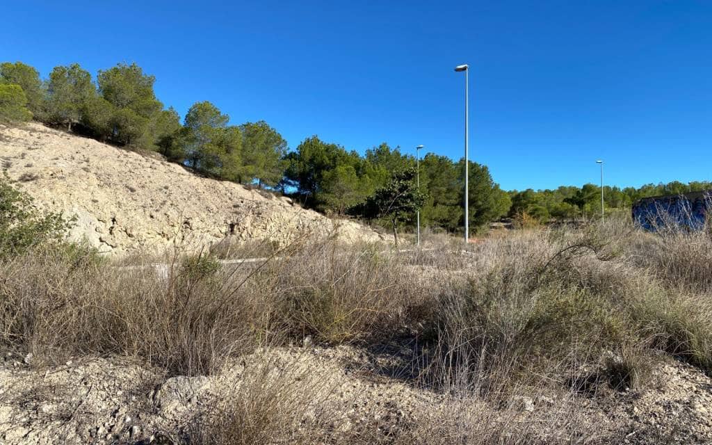 3 soverom Hus til salgs i Sax med svømmebasseng garasje - € 295 000 (Ref: 8589746)