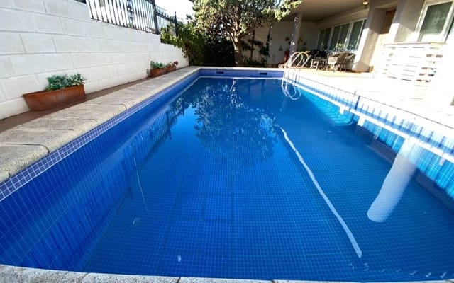 3 soverom Hus til salgs i Sax med svømmebasseng garasje - € 295 000 (Ref: 8589746)