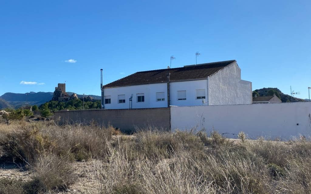 3 soverom Hus til salgs i Sax med svømmebasseng garasje - € 295 000 (Ref: 8589746)