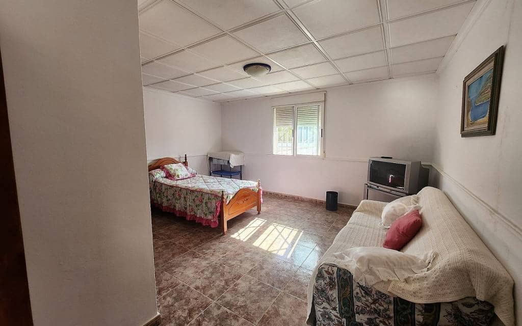 7 soverom Finca/Herregård til salgs i Villena med svømmebasseng garasje - € 350 000 (Ref: 8799945)